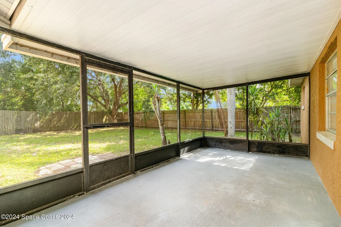 Photo of 978 Sycamore Drive