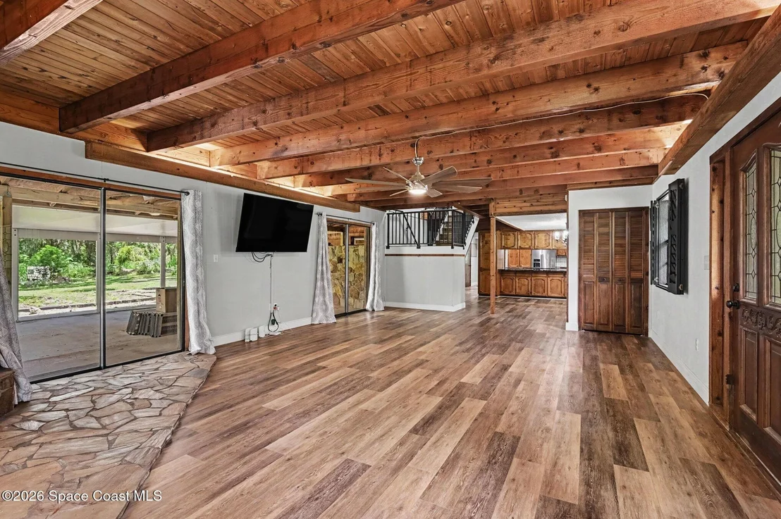 Photo of 2650 Lagrange Road