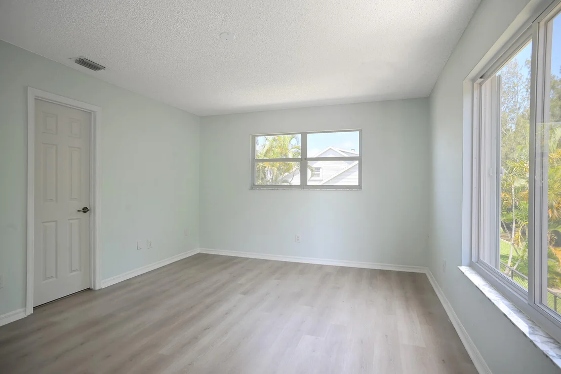 Photo of 332 Nikomas Way