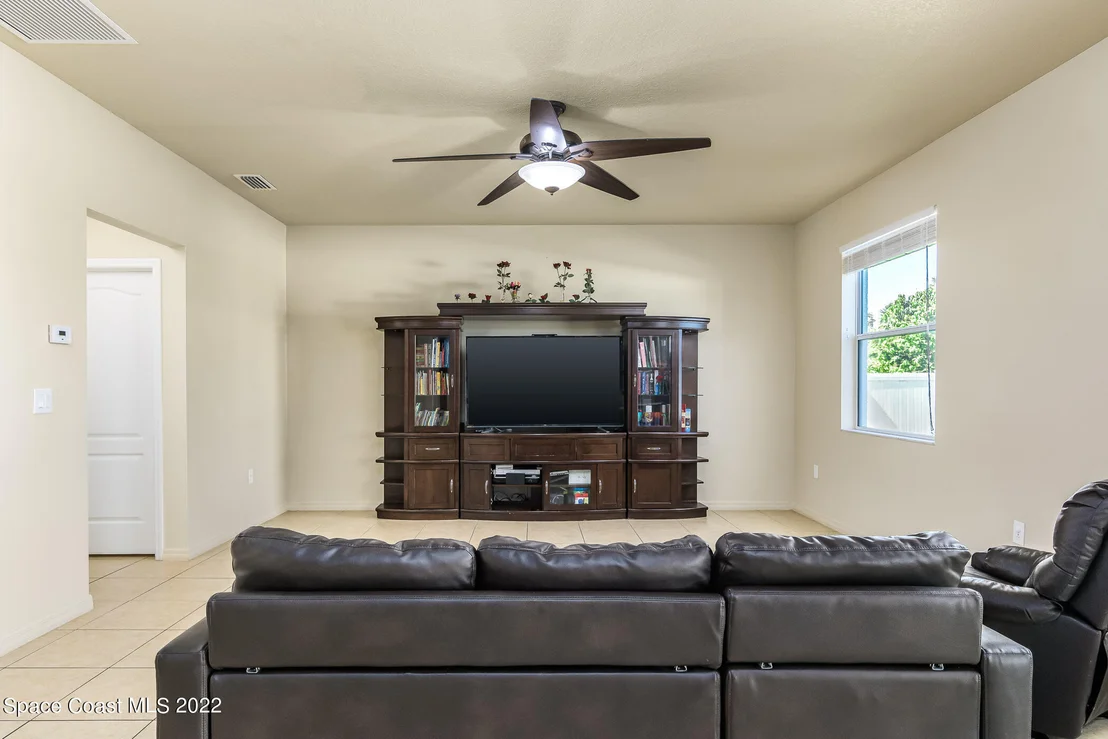 Photo of 1820 Bridgeport Circle