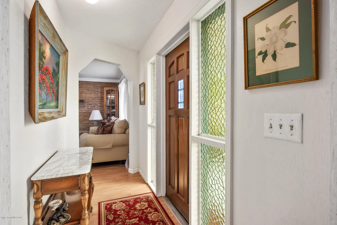 Photo of 606 Dunbarton Circle NE