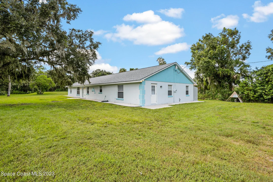 Photo of 472 Gray Road