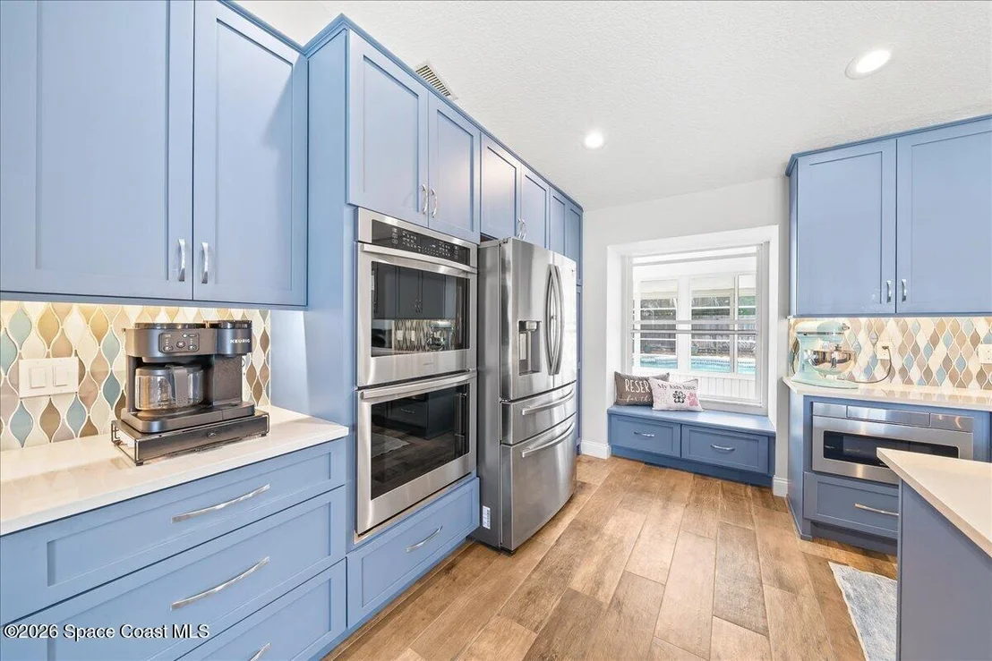 Photo of 3320 Lakeview Circle