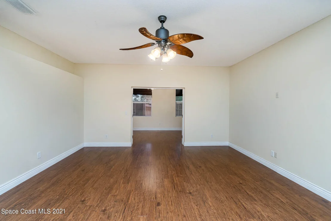 Photo of 946 Riviera Point Drive