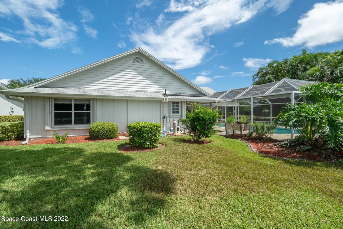 Photo of 686 Rossmoor Circle