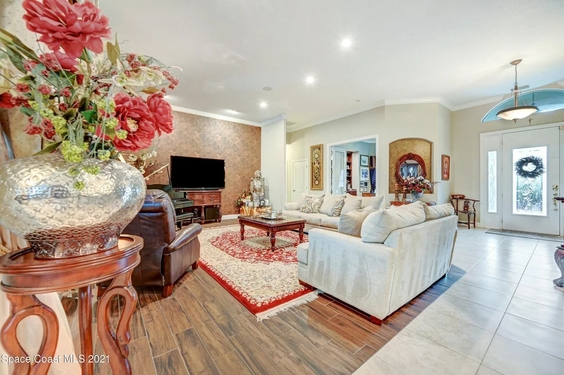 Photo of 687 Nicklaus Drive