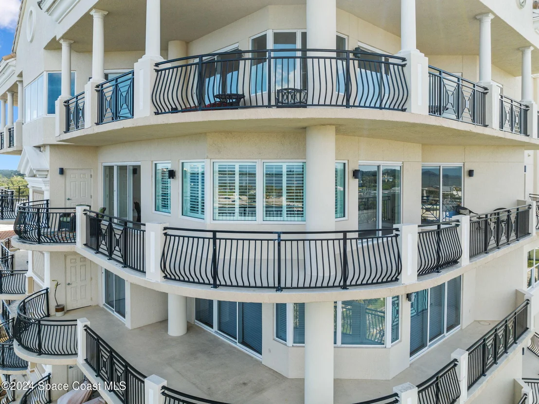 Photo of Unit 901 at 21 Riverside Drive