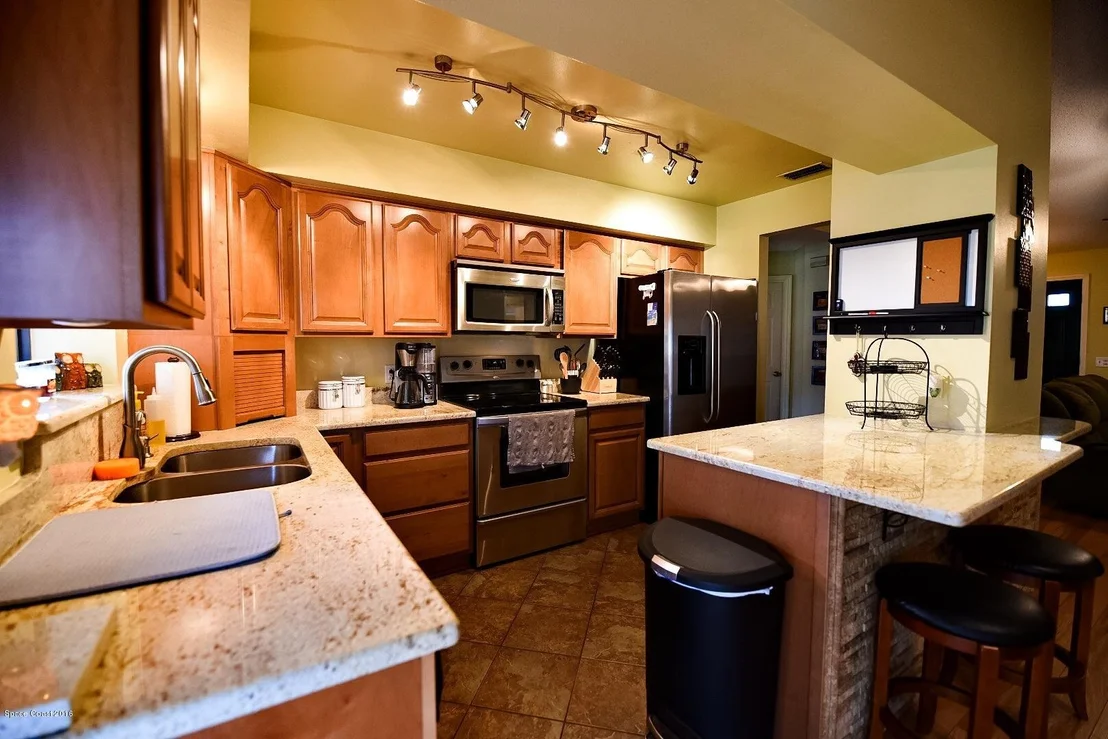 Photo of 883 Spirea Drive