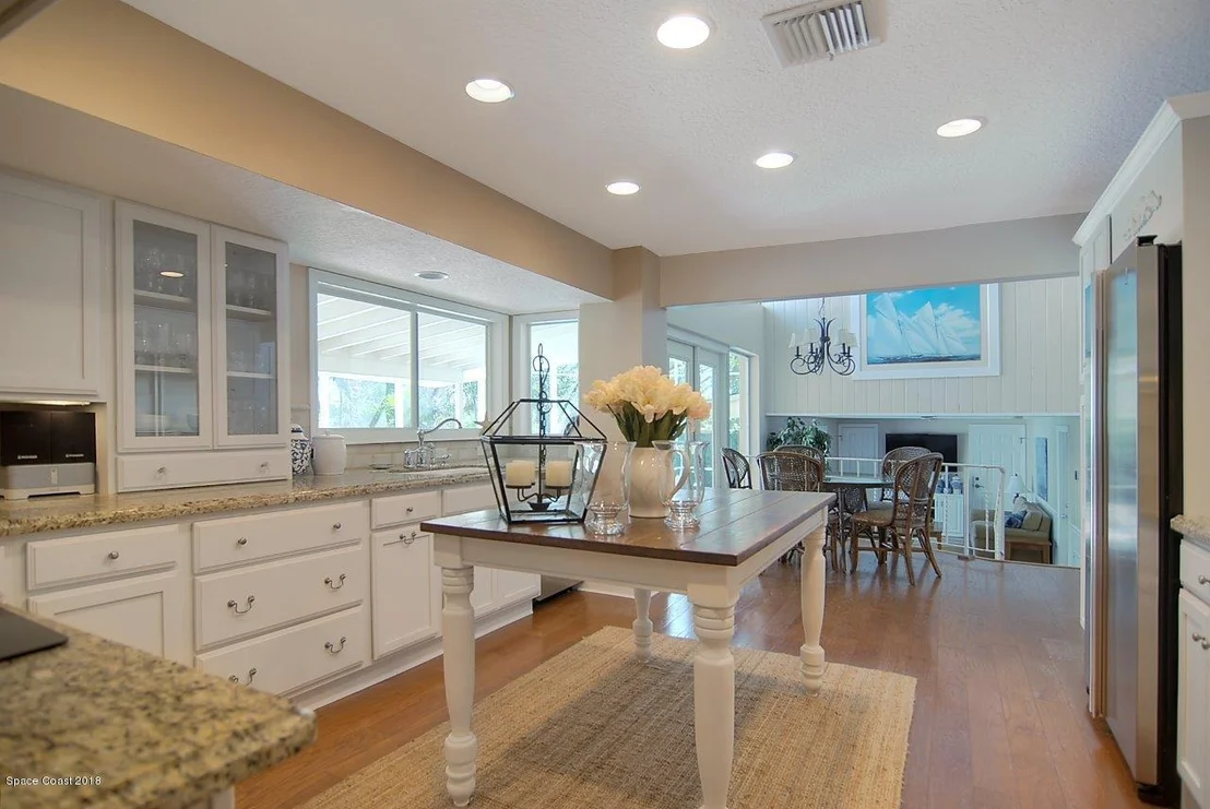 Photo of 405 Riverside Drive