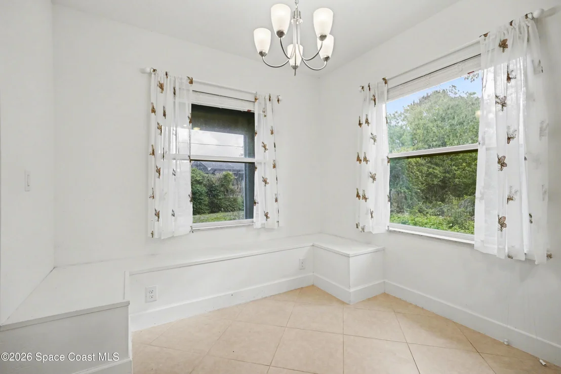 Photo of 1706 Elmhurst Circle SE
