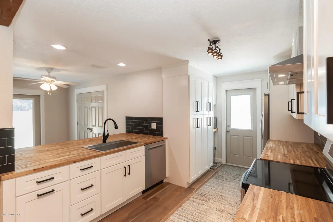 Photo of 2859 School Drive NE