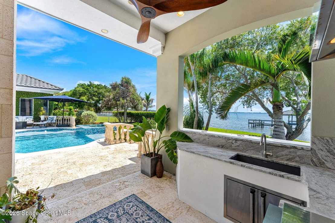 Photo of 200 Riverside Drive