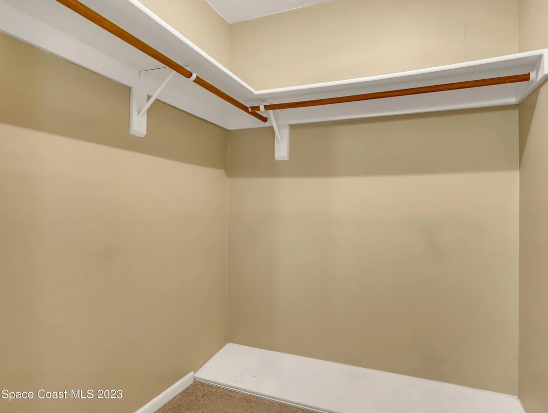 Photo of 220 Applewood Circle