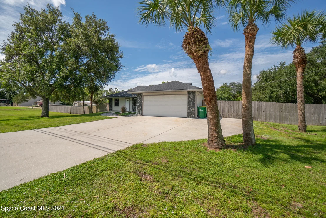 Photo of 4390 Alan Shepard Avenue