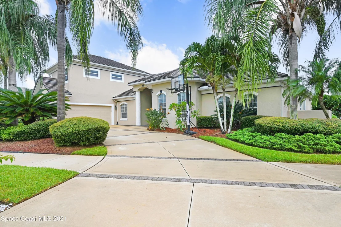 Photo of 687 Nicklaus Drive
