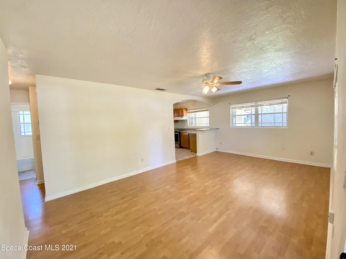 Photo of 2295 Commodore Boulevard