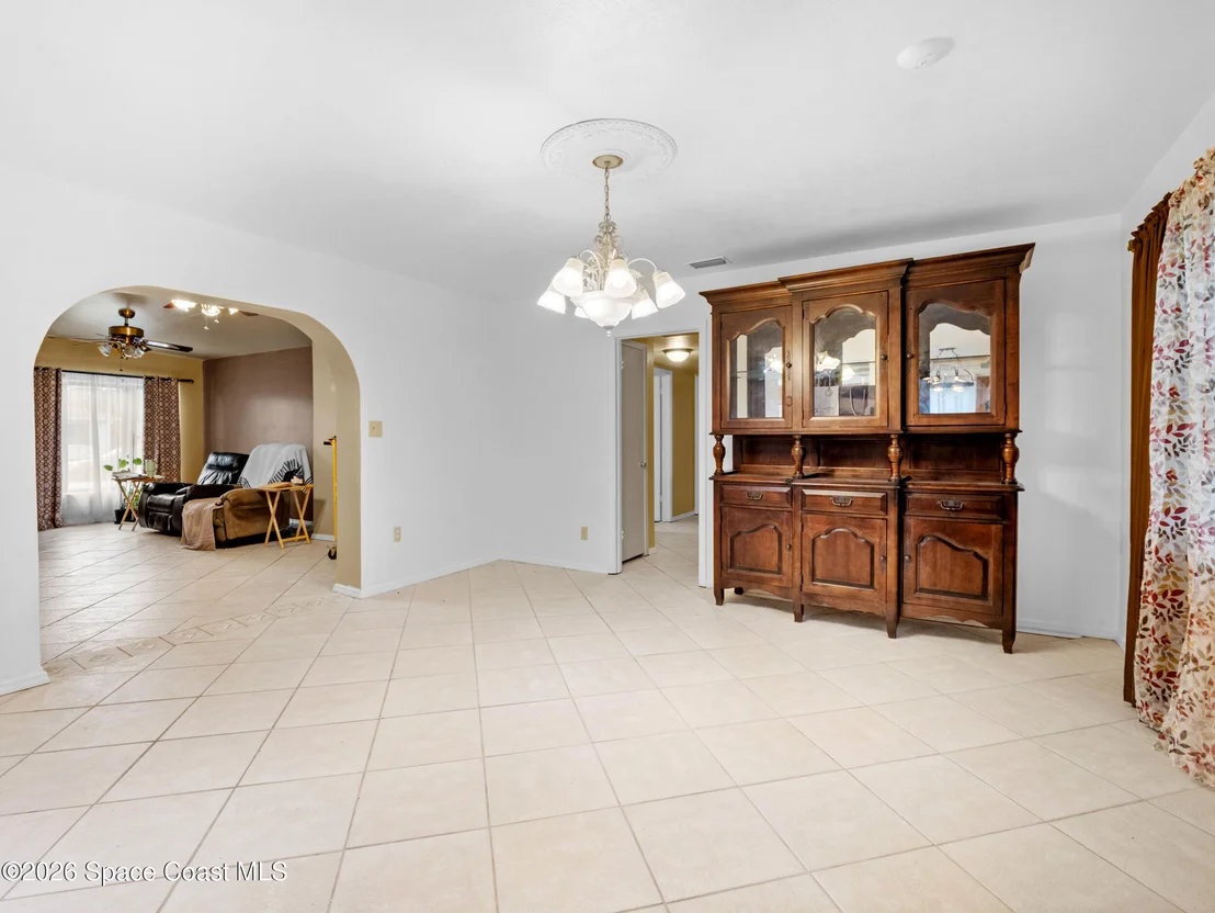 Photo of 1209 Vanderbilt Lane