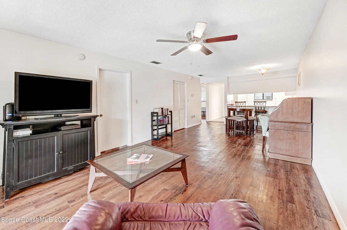 Photo of Unit 207 at 1720 Murrell Road