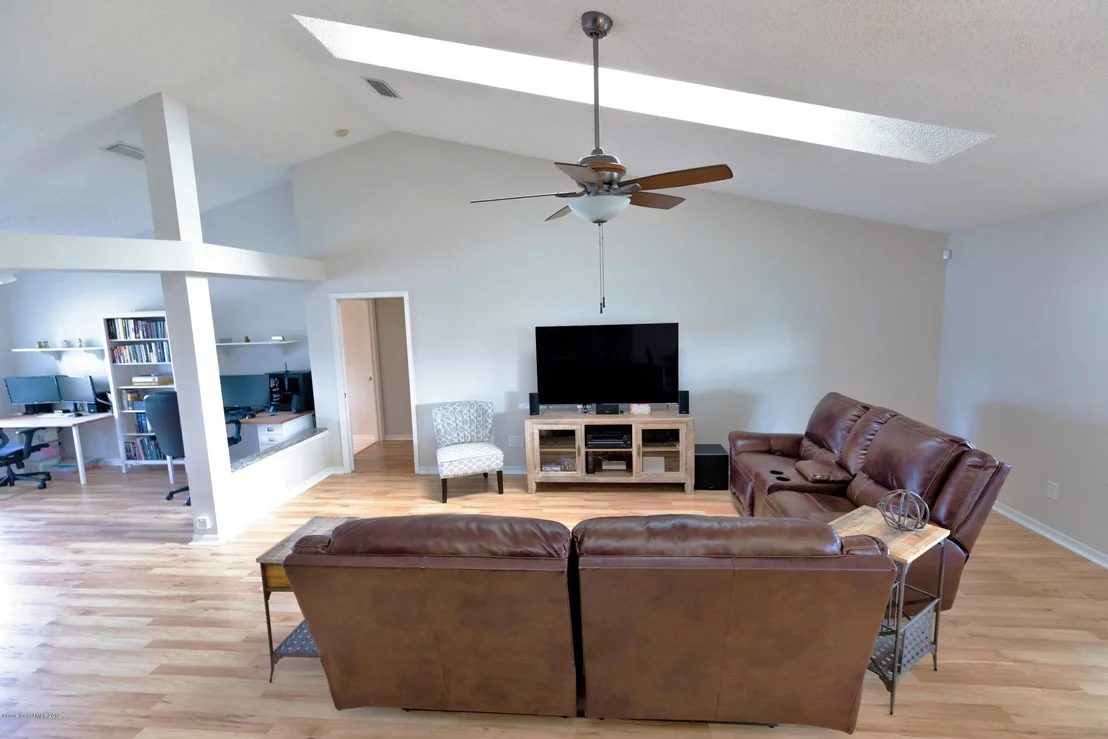 Photo of 678 Sandpiper Circle