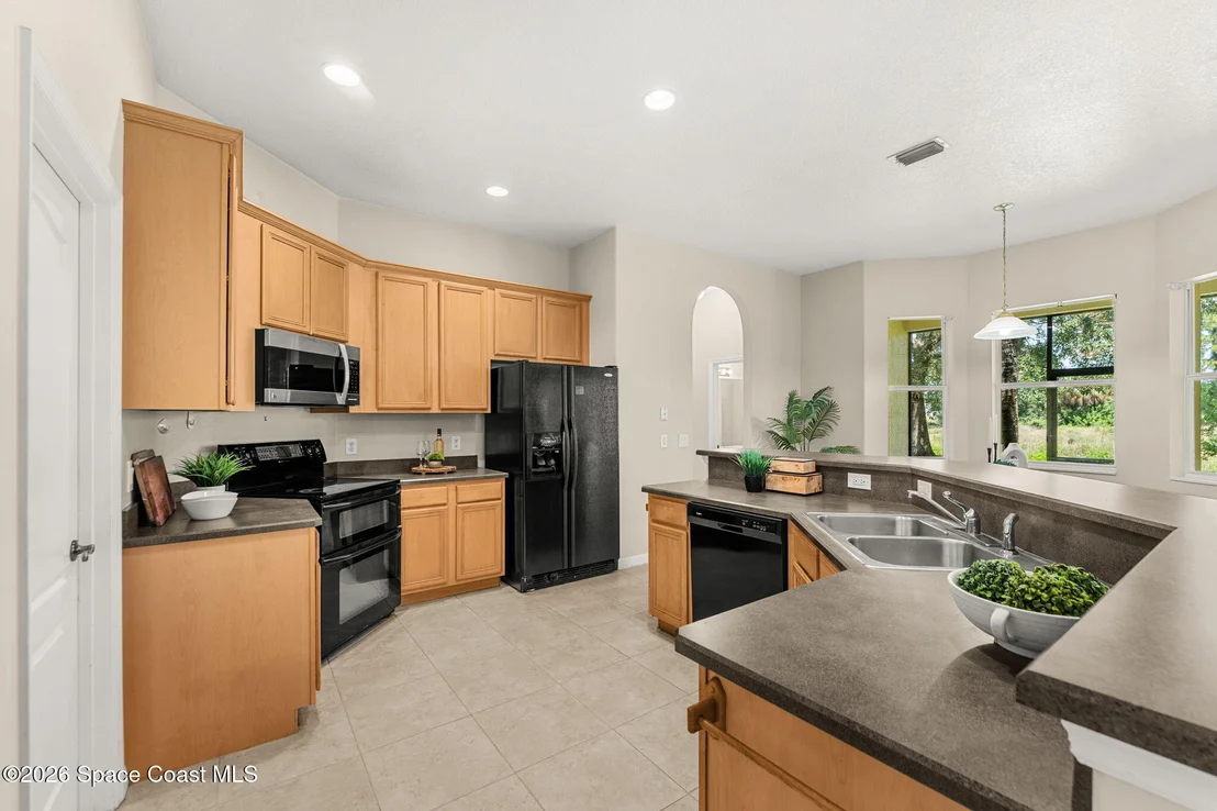 Photo of 1860 Windbrook Drive SE