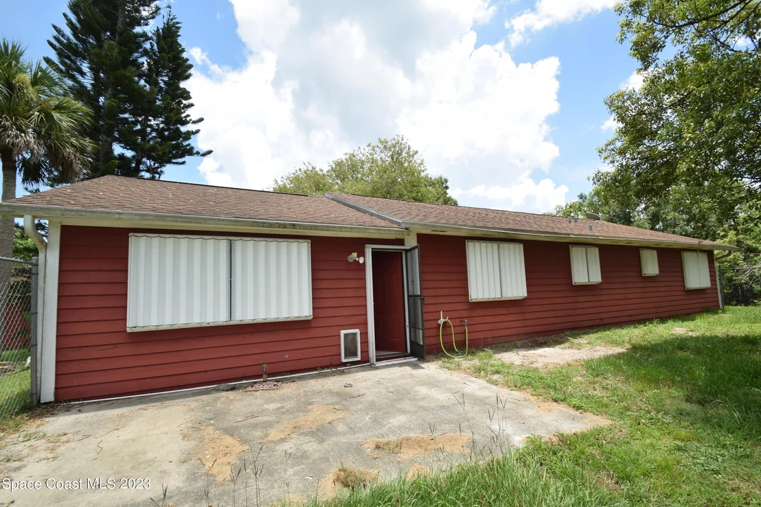Photo of 2660 Weber Road