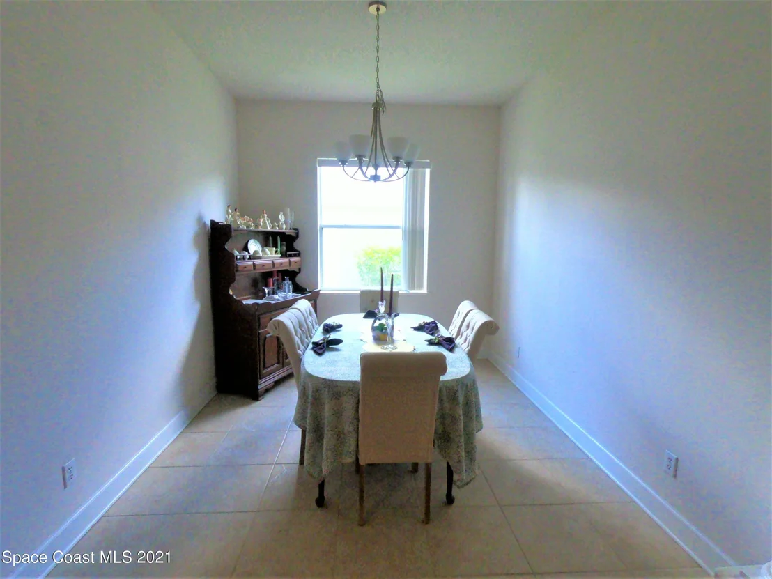 Photo of 1035 Starling Way