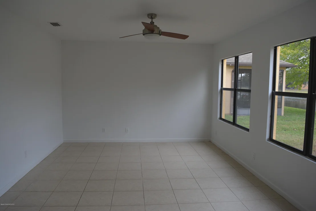 Photo of 1241 Bolle Circle