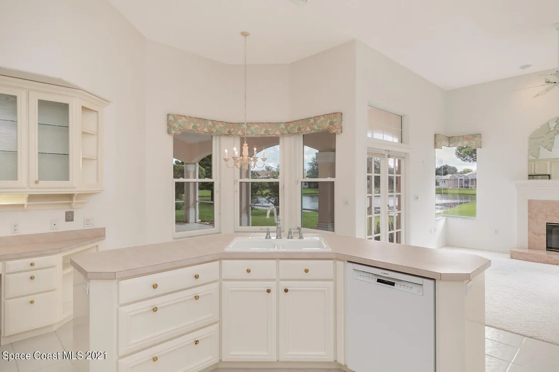 Photo of 476 Kimberly Drive