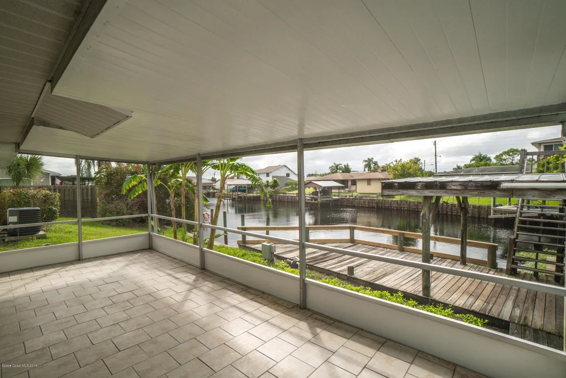 Photo of 818 Heron Road