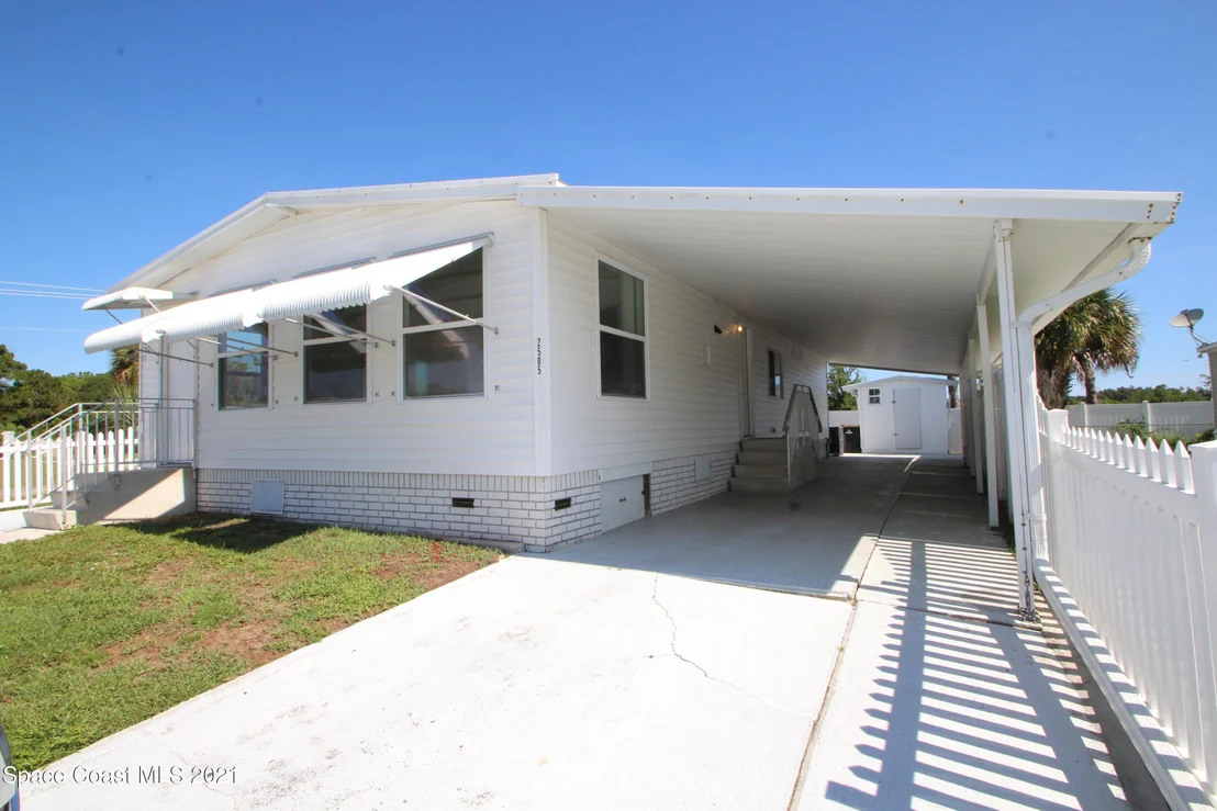 Photo of 2505 Amberly Road NE