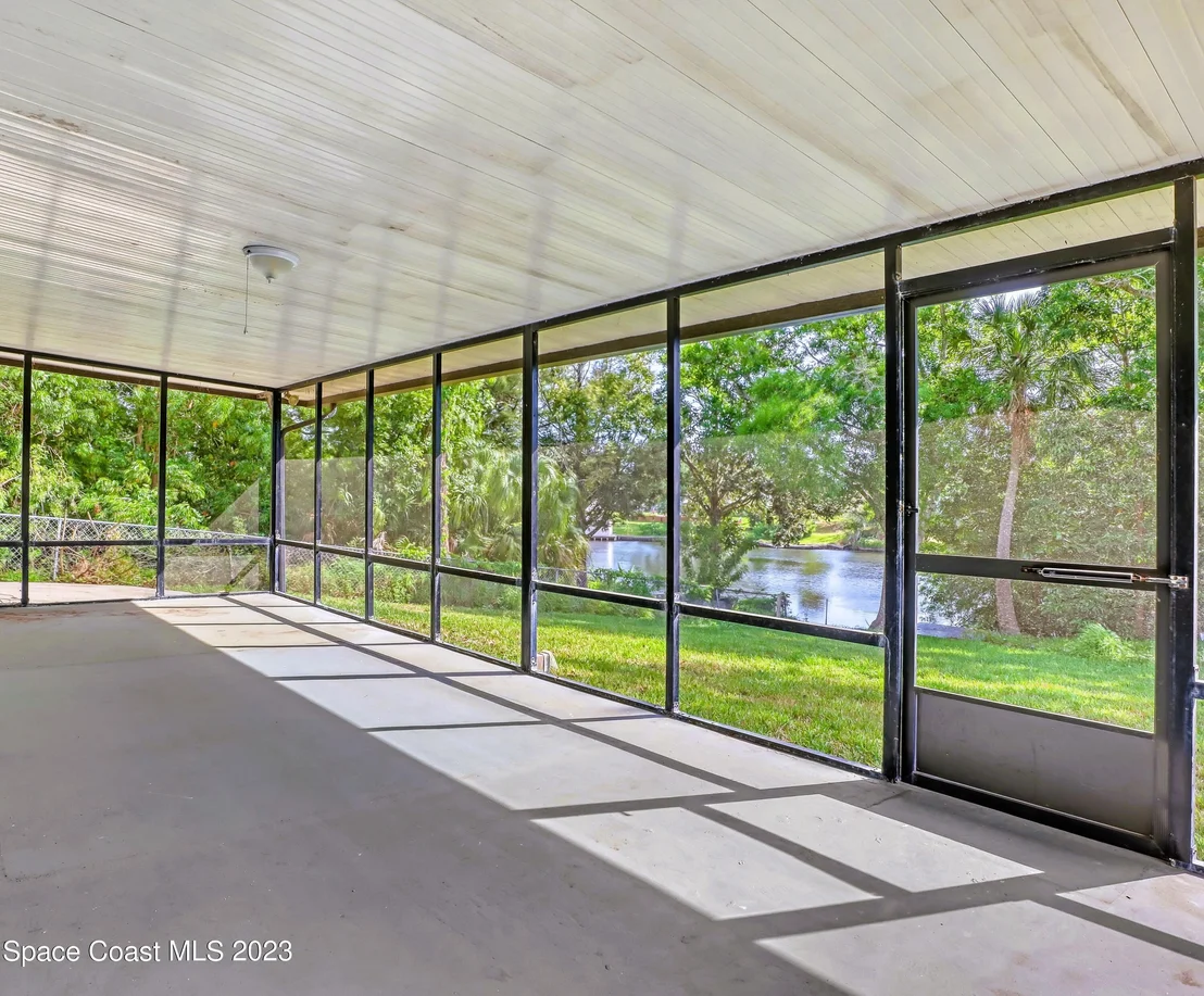 Photo of 485 Hillside Court