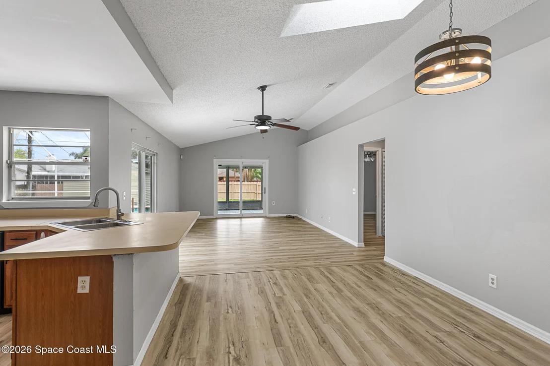 Photo of 220 Lanack Road SE