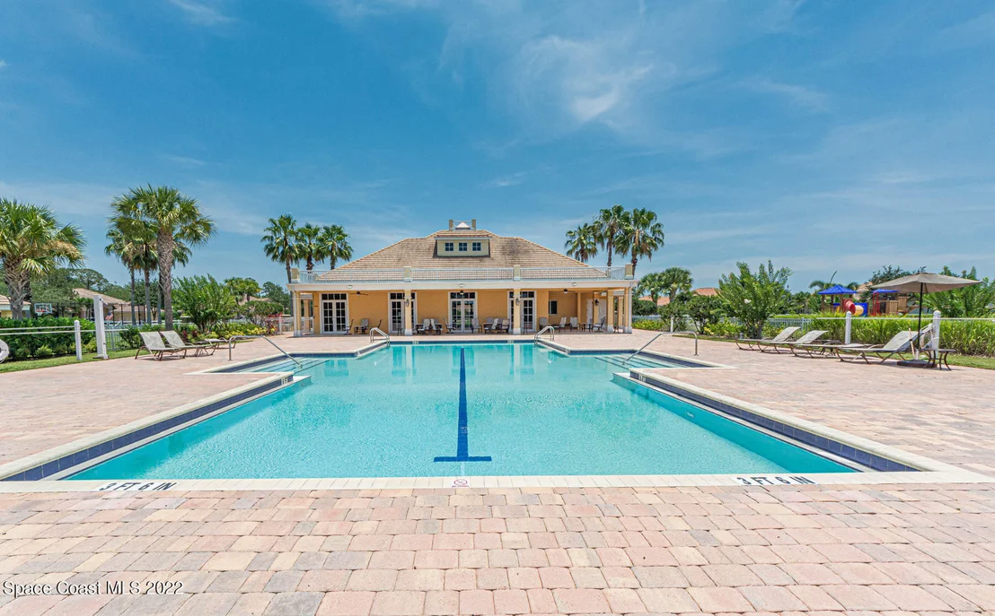 Photo of 585 Caroline Drive