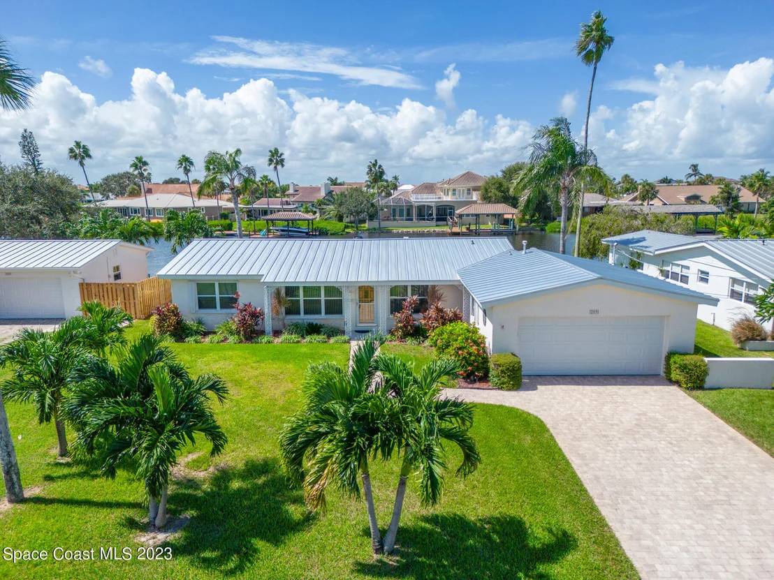 Photo of 209 River Road