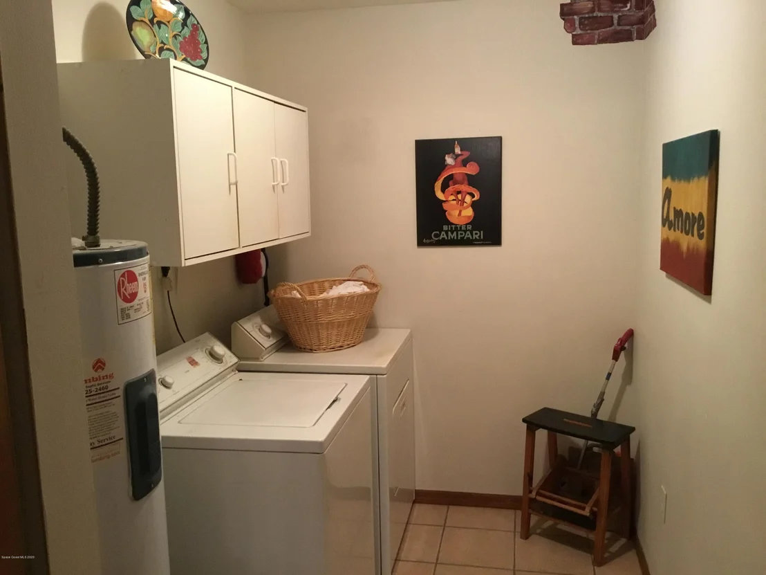 Photo of 998 Lyons Circle NW