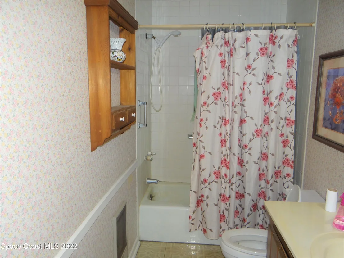 Photo of 690 La Veta Drive