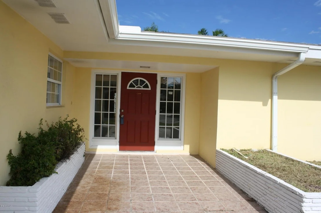 Photo of 400 Bahama Drive