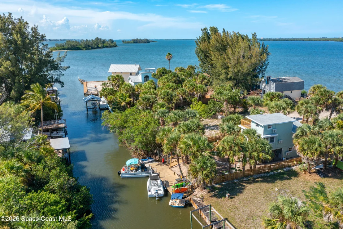 Photo of Unit B at 47 Vip Island