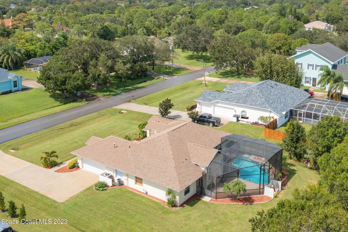 Photo of 4363 Long Lake Road