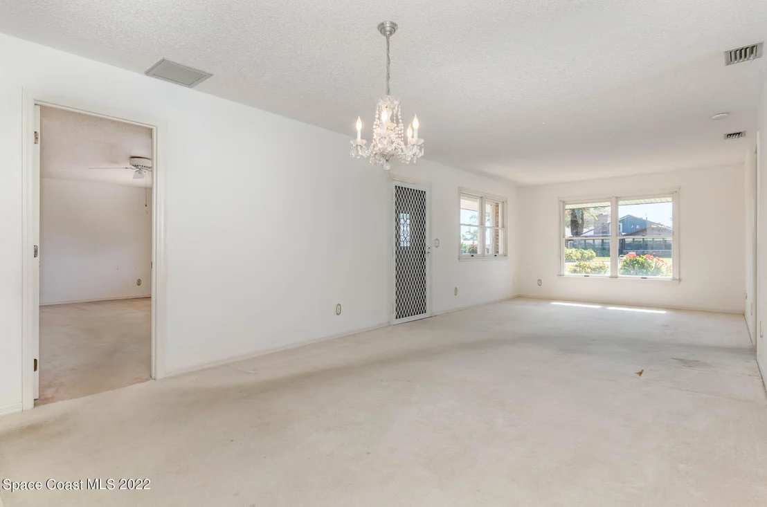 Photo of 215 Grosse Pointe Avenue