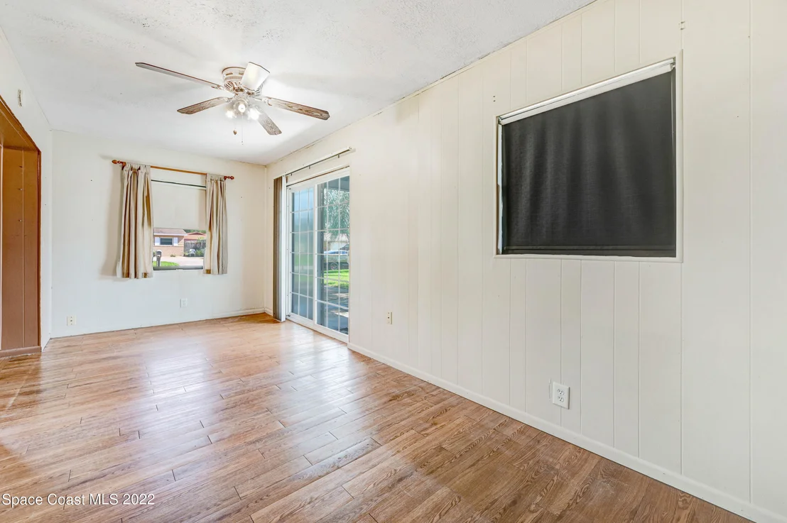 Photo of 995 Beacon Road