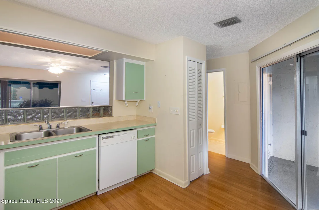 Photo of Unit 40 at 1882 Murrell Road