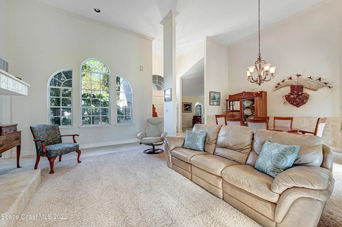Photo of 115 River Road Circle