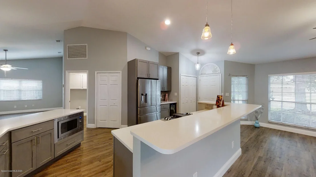 Photo of 925 Pelican Lane