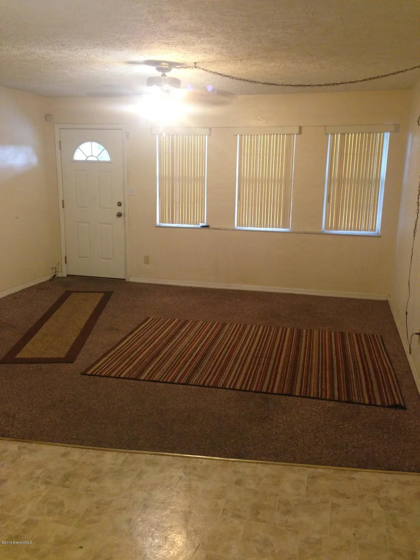 Photo of 906 Acacia Way