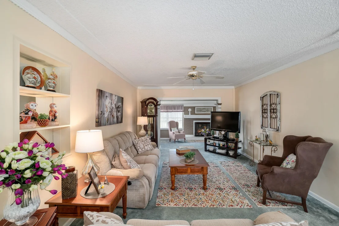 Photo of 933 Bluewater Drive