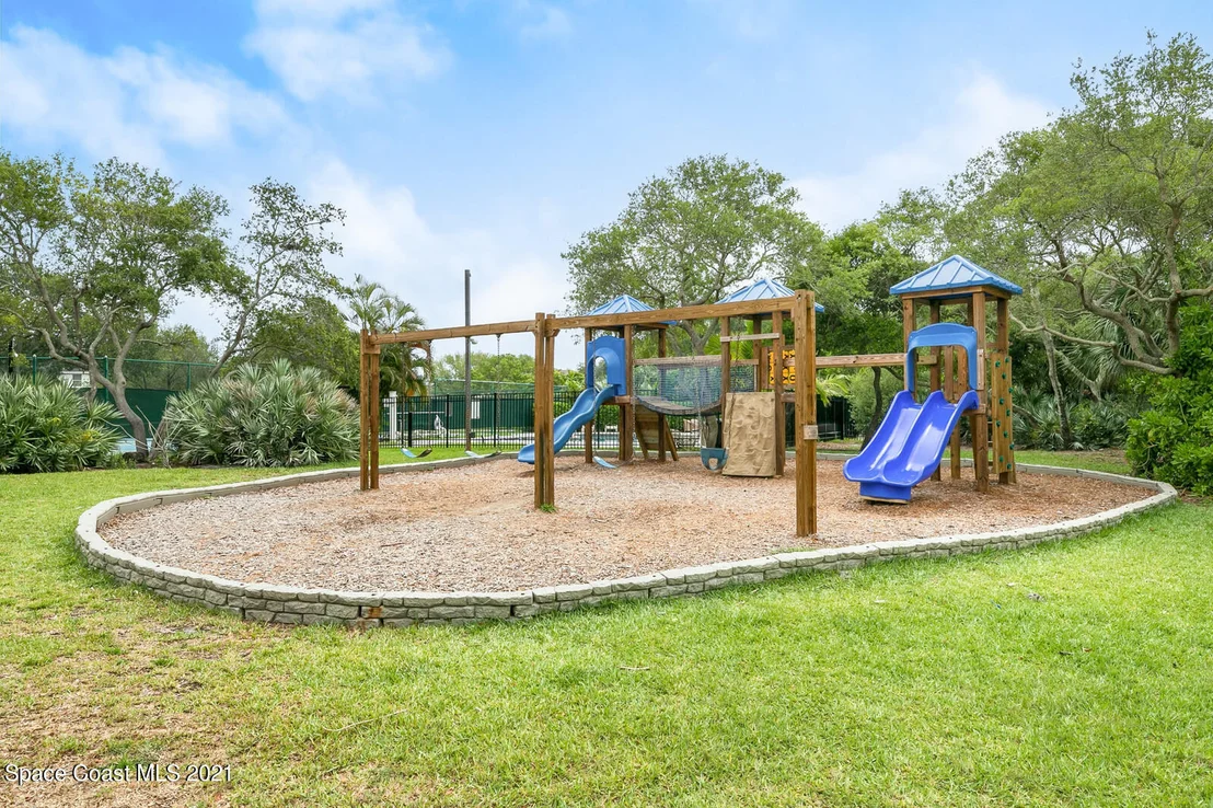 Photo of 654 Hummingbird Drive