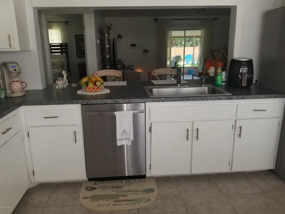 Photo of 5095 Carter Street