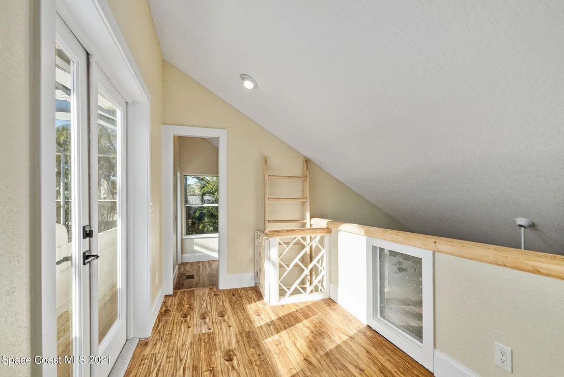 Photo of 472 Peregrine Drive