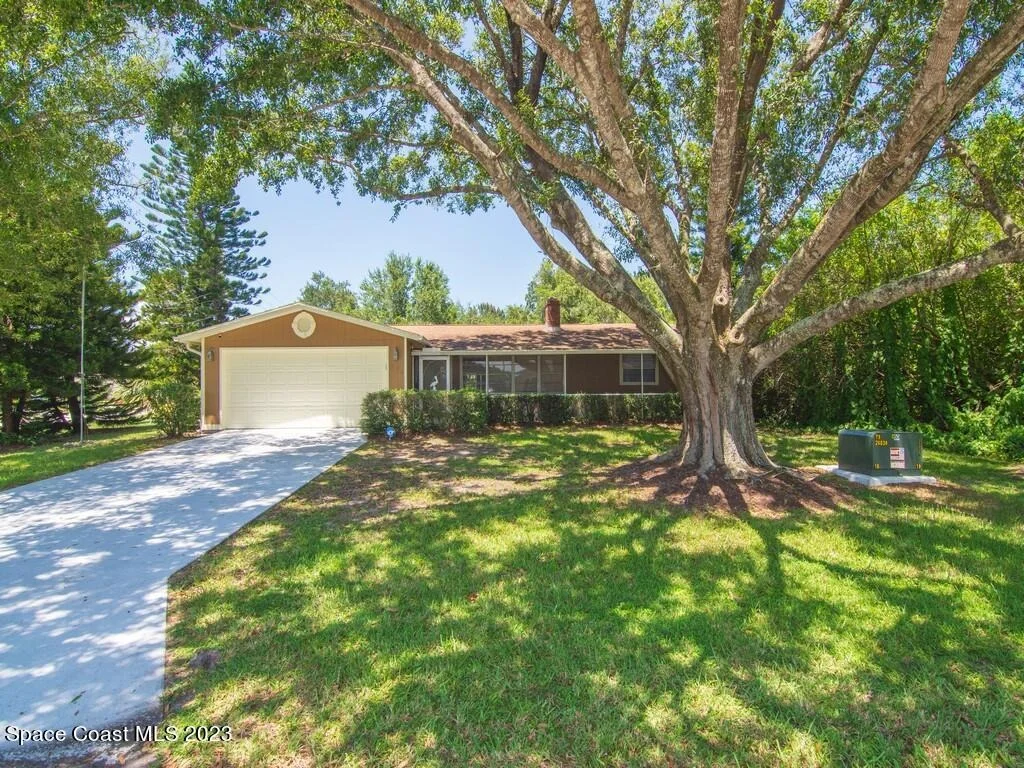 Photo of 898 Bermuda Avenue